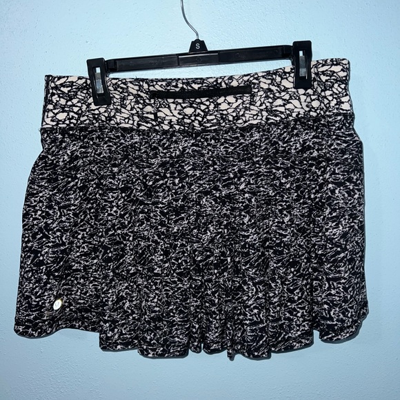 Lululemon - Circuit Breaker Skirt - Iced Wave White 🍋🍋 - Picture 2 of 6